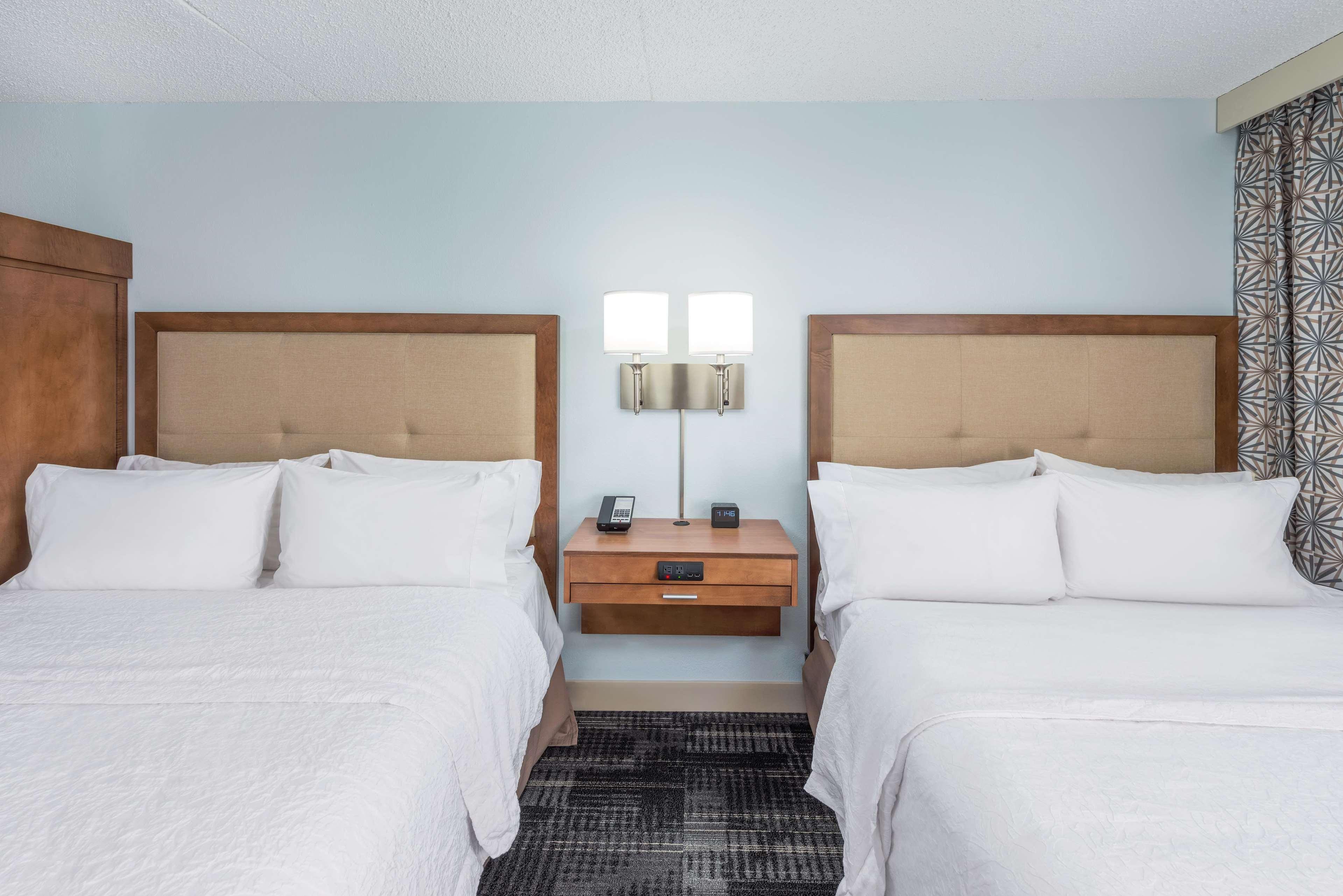 Hampton Inn Columbia Exterior photo