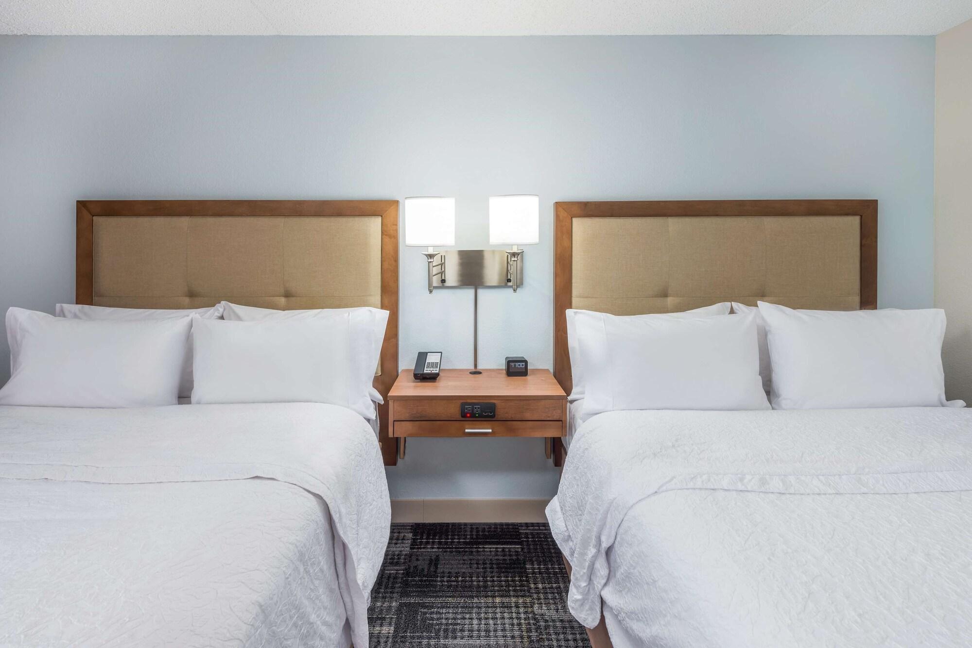 Hampton Inn Columbia Exterior photo