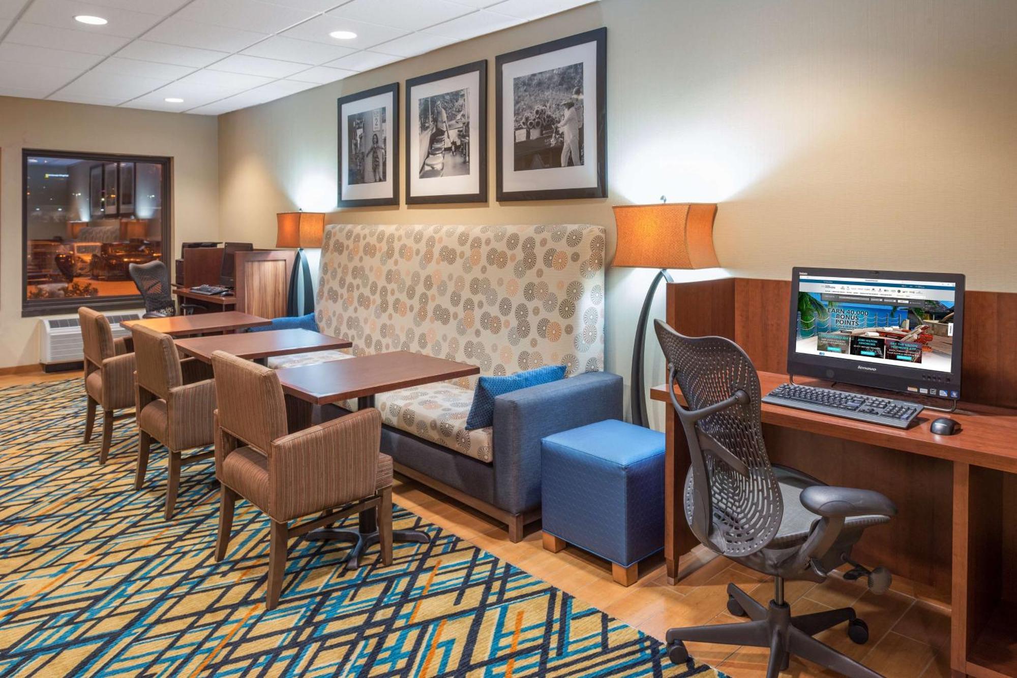 Hampton Inn Columbia Exterior photo