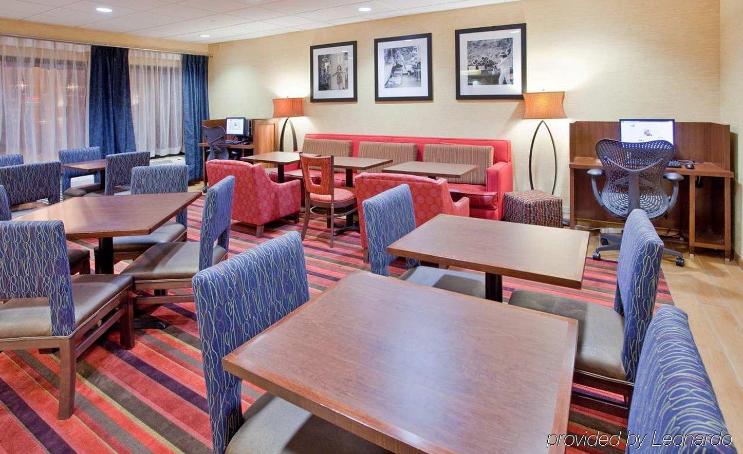 Hampton Inn Columbia Exterior photo