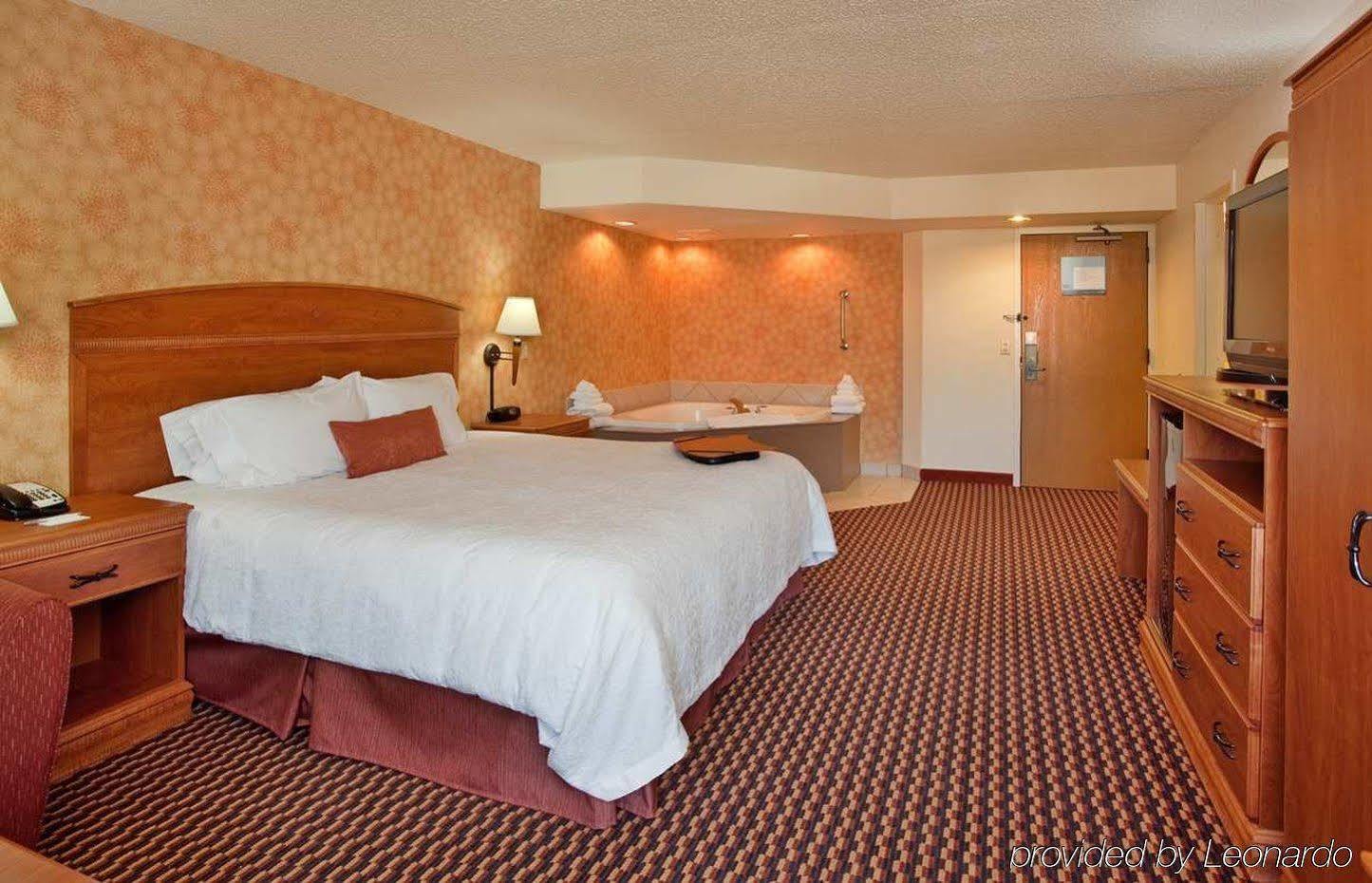 Hampton Inn Columbia Exterior photo